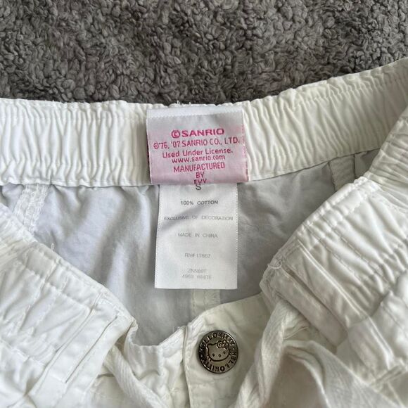 Y2k Hello Kitty white cargo capris pants 2007 Sanrio - Picture 4 of 7